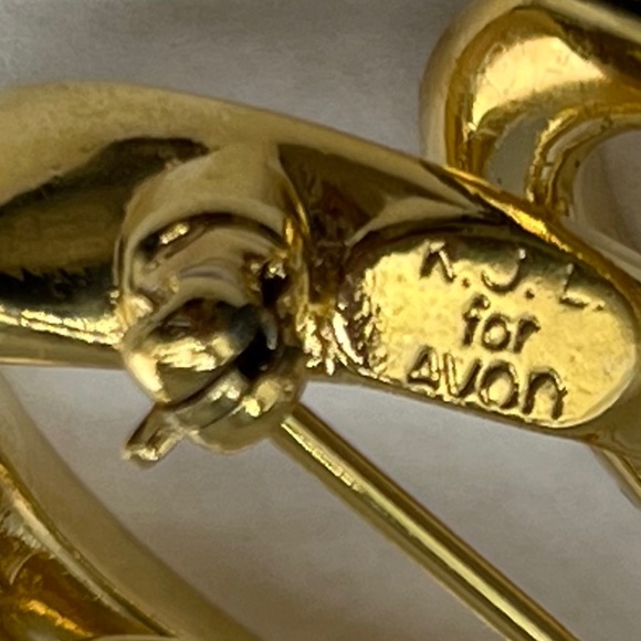 Vintage Festive Bow K.J.L. Avon set/ Brooch and Clip Earrings - Picture 10 of 10